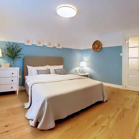 House No.1 פיראן