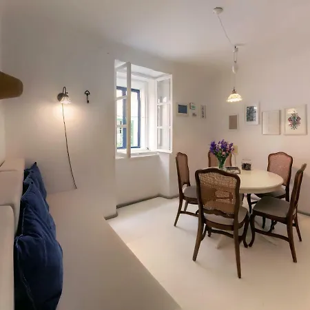 House No.1 בית נופש *